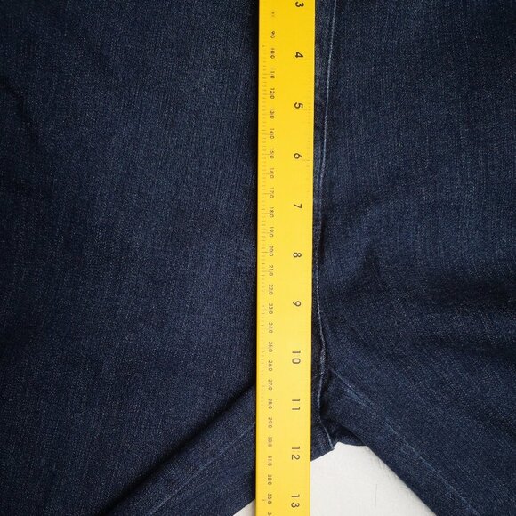 Westbound Petites Ladies Size 8P Medium Wash Straight Leg Capri Pants - Picture 11 of 11